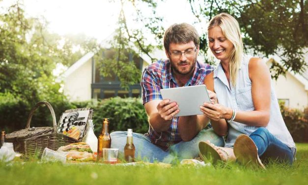 The Benefits of Organic Lawn Care: A Guide to a Healthier, Greener Yard